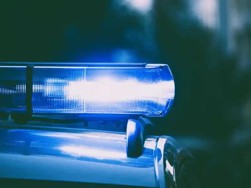Polizeiauto symbolisch für das unerlaubte Entfernen vom Unfallort