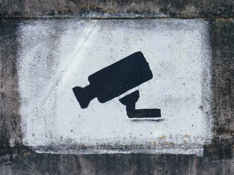 Vorwurf-Diebstahl - Durch Überwachungskamera aufgezeichnet.